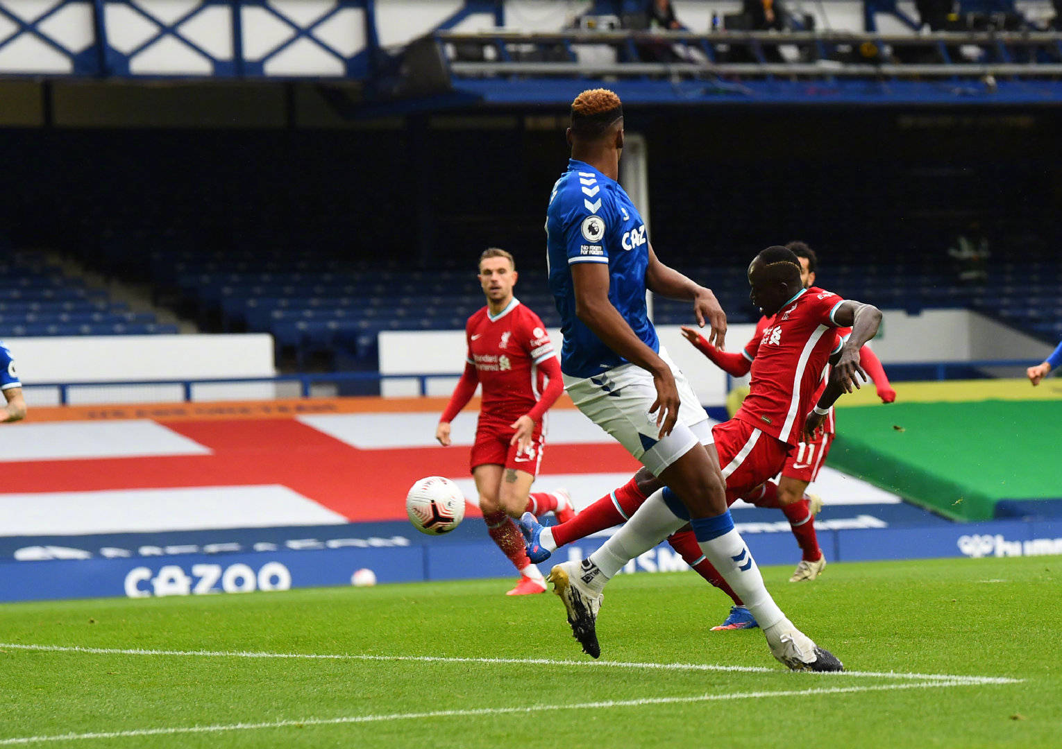 的年轻前锋 的年轻前锋