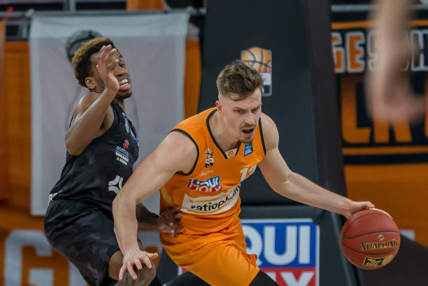 了球员自由 了球员自由