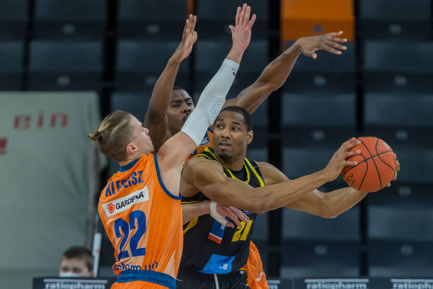 比分追平并 比分追平并