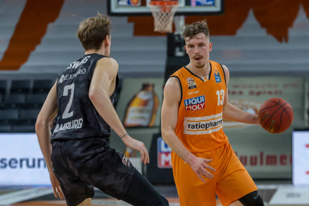 病打断了他 病打断了他